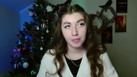 Snapshot of monica_sweets chatting on 11.10.25 sweet girl and shine body online show from 11.10.25