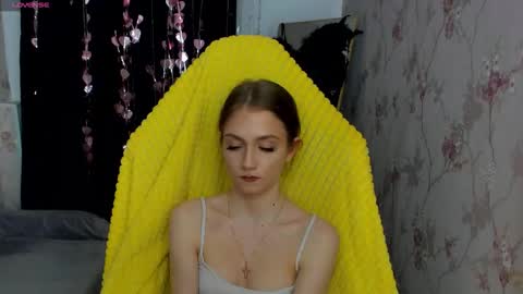 Snapshot of monicagolld chatting on 11.02.25 MonicaGold online show from 11.02.25