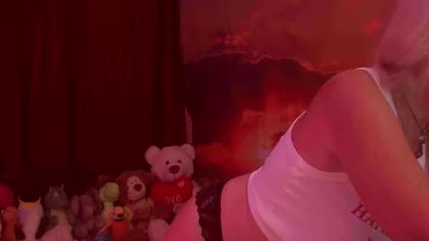 Snapshot of monicutex chatting on 10.16.25 Monika    online show from 10.16.25