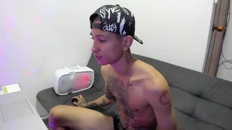 Snapshot of monkeyd_66 chatting on 12.19.24 monkeyd_66 online show from 12.19.24