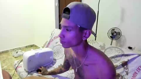 Snapshot of monkeyd_66 chatting on 01.10.25 monkeyd_66 online show from 01.10.25