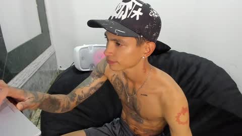 Snapshot of monkeyd_66 chatting on 01.22.25 monkeyd_66 online show from 01.22.25