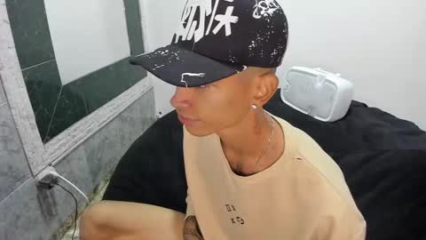 Snapshot of monkeyd_66 chatting on 02.09.25 monkeyd_66 online show from 02.09.25