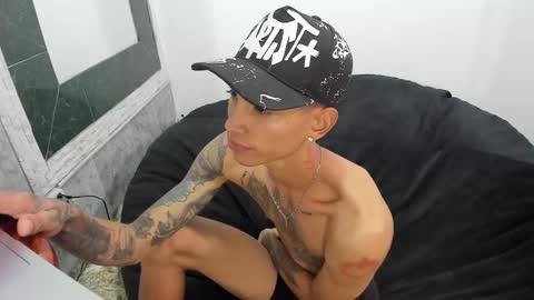 Snapshot of monkeyd_66 chatting on 02.14.25 monkeyd_66 online show from 02.14.25