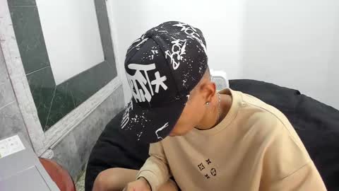 Snapshot of monkeyd_66 chatting on 02.15.25 monkeyd_66 online show from 02.15.25