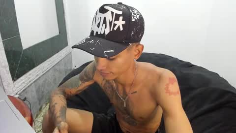 Snapshot of monkeyd_66 chatting on 02.15.25 monkeyd_66 online show from 02.15.25