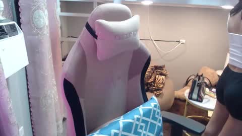 Snapshot of monstercockselfsuck chatting on 09.18.25 ELYSE A SIMPLE GIRL online show from 09.18.25