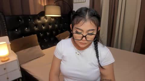 Snapshot of monstrouscockdivaontop chatting on 01.04.25 Ruthie online show from 01.04.25