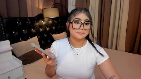 Snapshot of monstrouscockdivaontop chatting on 01.09.25 Ruthie online show from 01.09.25