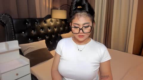 Snapshot of monstrouscockdivaontop chatting on 01.16.25 Ruthie online show from 01.16.25