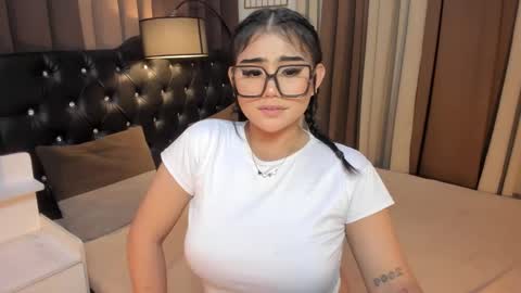 Snapshot of monstrouscockdivaontop chatting on 02.08.25 Ruthie online show from 02.08.25