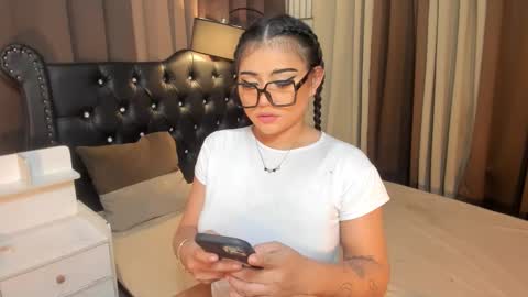 Snapshot of monstrouscockdivaontop chatting on 03.03.25 Ruthie online show from 03.03.25