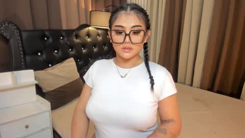 Snapshot of monstrouscockdivaontop chatting on 03.04.25 Ruthie online show from 03.04.25