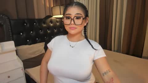 Snapshot of monstrouscockdivaontop chatting on 03.05.25 Ruthie online show from 03.05.25