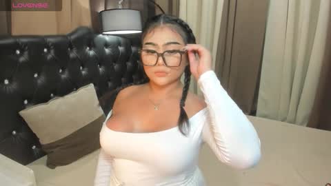 Snapshot of monstrouscockdivaontop chatting on 09.12.25 Ruthie online show from 09.12.25