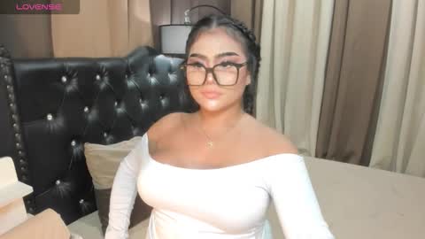 Snapshot of monstrouscockdivaontop chatting on 09.25.25 Ruthie online show from 09.25.25