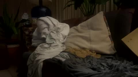 Snapshot of moon_man5 chatting on 09.24.25 Mitchell online show from 09.24.25