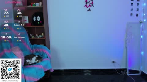 Snapshot of moonlady_ chatting on 01.25.25 MOON  online show from 01.25.25