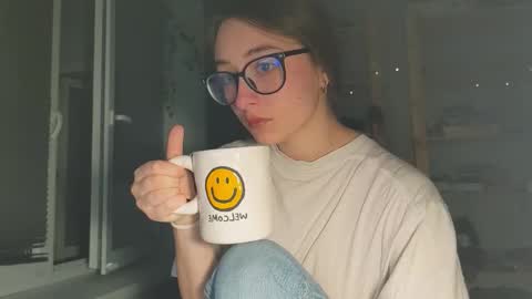 Snapshot of moonlight__lovers chatting on 10.29.25 Dana online show from 10.29.25