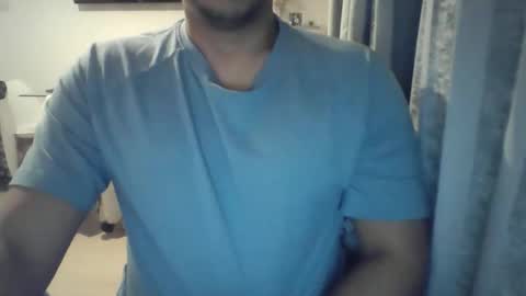 Snapshot of morenolatin19 chatting on 10.23.25 Jos Luis online show from 10.23.25