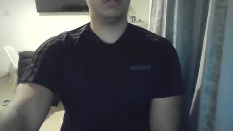 Snapshot of morenolatin19 chatting on 10.30.25 Jos Luis online show from 10.30.25