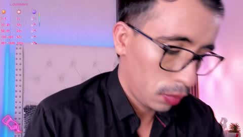 Snapshot of mr_aronnn chatting on 09.25.25 Aaron. online show from 09.25.25