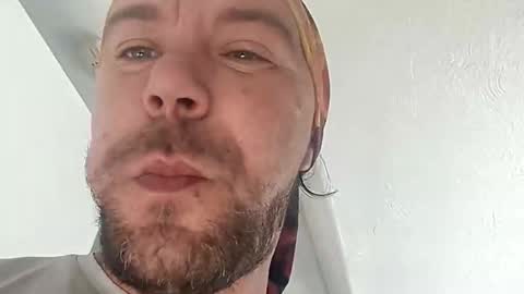 Snapshot of mr_i_ chatting on 09.22.25 mr_i_ online show from 09.22.25