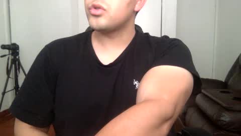 Snapshot of mrbree chatting on 01.01.25 Mr Bree online show from 01.01.25