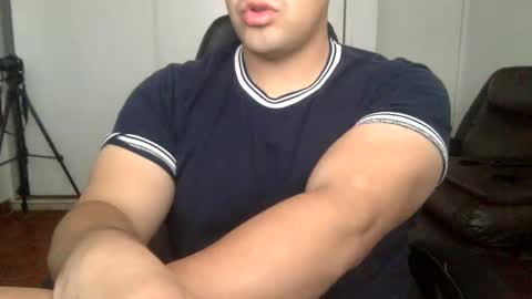 Snapshot of mrbree chatting on 01.04.25 Mr Bree online show from 01.04.25