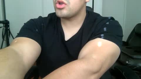 Snapshot of mrbree chatting on 01.06.25 Mr Bree online show from 01.06.25