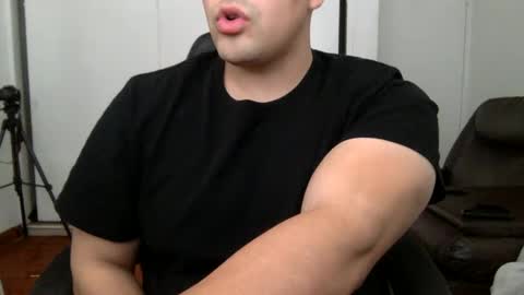 Snapshot of mrbree chatting on 03.08.25 Mr Bree online show from 03.08.25