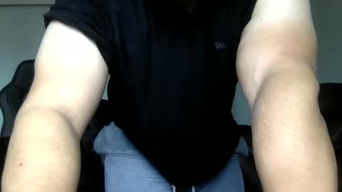 Snapshot of mrbree chatting on 09.19.25 Mr Bree online show from 09.19.25