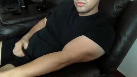 Snapshot of mrbree chatting on 10.08.25 Mr Bree online show from 10.08.25