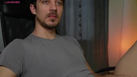 Snapshot of mrgreeneyes01 chatting on 01.30.25 juan luis online show from 01.30.25