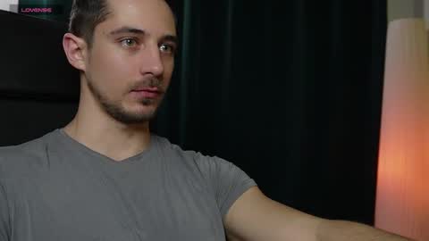 Snapshot of mrgreeneyes01 chatting on 02.09.25 juan luis online show from 02.09.25