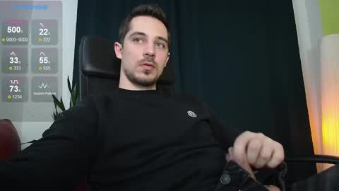 Snapshot of mrgreeneyes01 chatting on 02.21.25 juan luis online show from 02.21.25