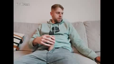 Snapshot of mrnobody6209 chatting on 01.06.25 mrnobody6209 online show from 01.06.25