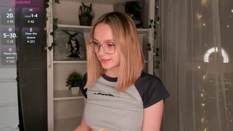 Snapshot of ms_elizabethqueen chatting on 01.27.25 Elizabeth online show from 01.27.25