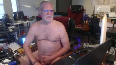 Snapshot of mt2much chatting on 09.19.25 mt2much online show from 09.19.25