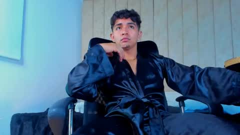 Snapshot of muichiro_tokito1 chatting on 02.15.25 muichiro tokito1 online show from 02.15.25