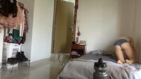 Snapshot of munchi_ chatting on 12.11.24 online show from 12.11.24