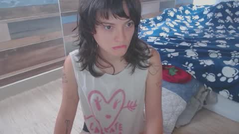 Snapshot of munchi_ chatting on 09.21.25 online show from 09.21.25