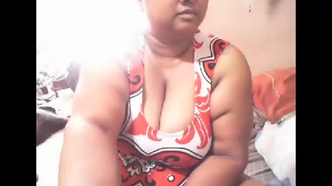 Snapshot of munniegalz1 chatting on 01.19.25 your angel online show from 01.19.25