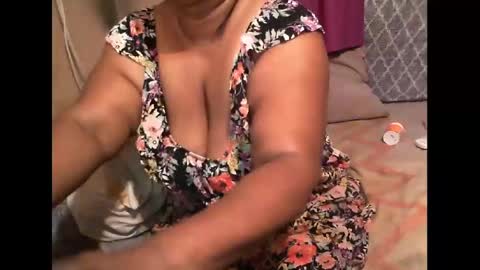 Snapshot of munniegalz1 chatting on 02.16.25 your angel online show from 02.16.25