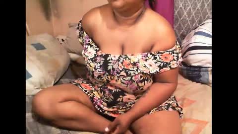 Snapshot of munniegalz1 chatting on 02.20.25 your angel online show from 02.20.25