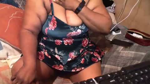 Snapshot of munniegalz1 chatting on 02.22.25 your angel online show from 02.22.25