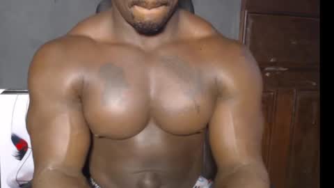 musclegod23 online show from 01.07.25