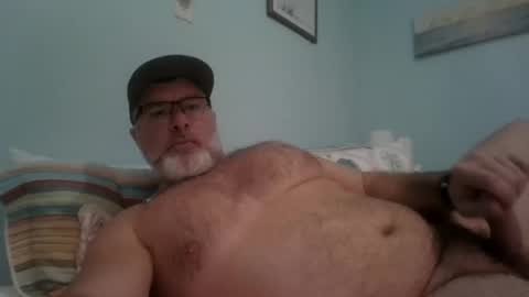 Snapshot of musclemeat41 chatting on 12.31.24 musclemeat41 online show from 12.31.24