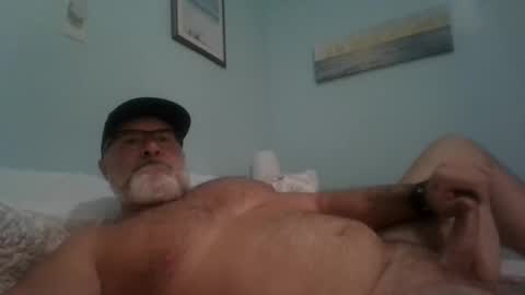 Snapshot of musclemeat41 chatting on 10.22.25 musclemeat41 online show from 10.22.25