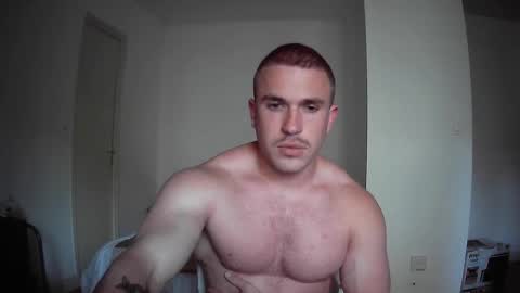 Snapshot of muscleshow00 chatting on 02.25.25 muscleshow00 online show from 02.25.25